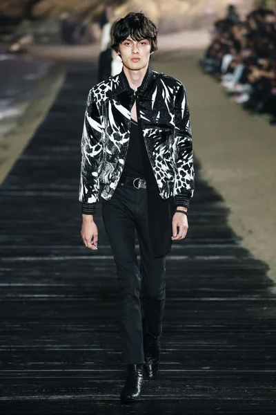 Look 24